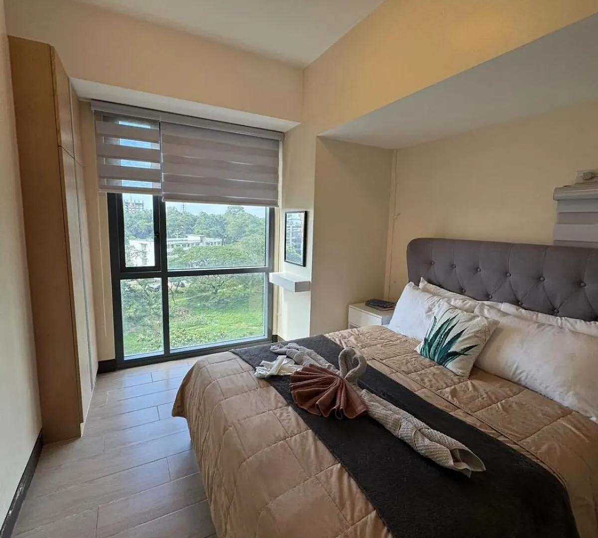 Apartment Cozy Viceroy 1Br, Walk To Venice Mall Manila