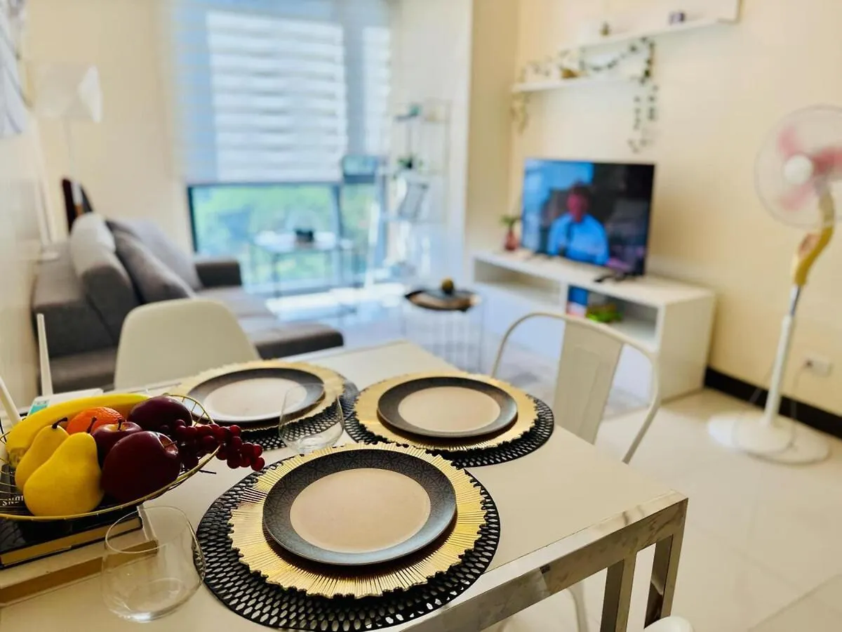 Cozy Viceroy 1Br, Walk To Venice Mall Manila Apartment