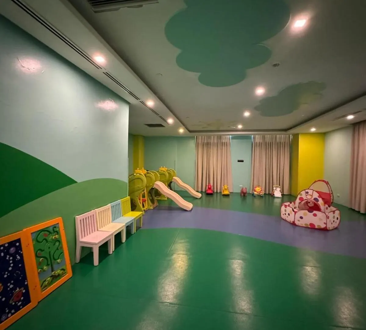 Cozy Viceroy 1Br, Walk To Venice Mall Manila Apartment