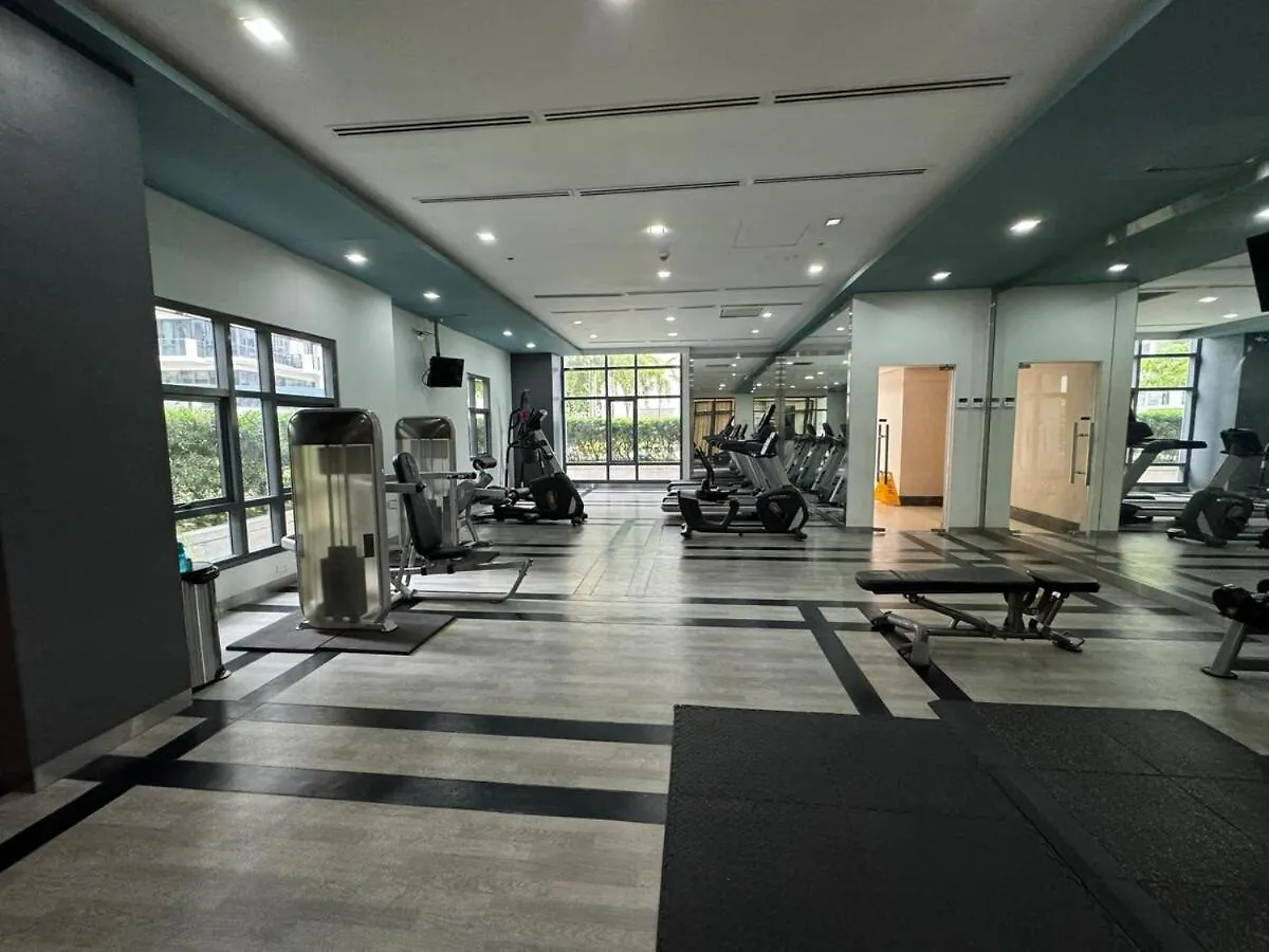 Cozy Viceroy 1Br, Walk To Venice Mall Manila