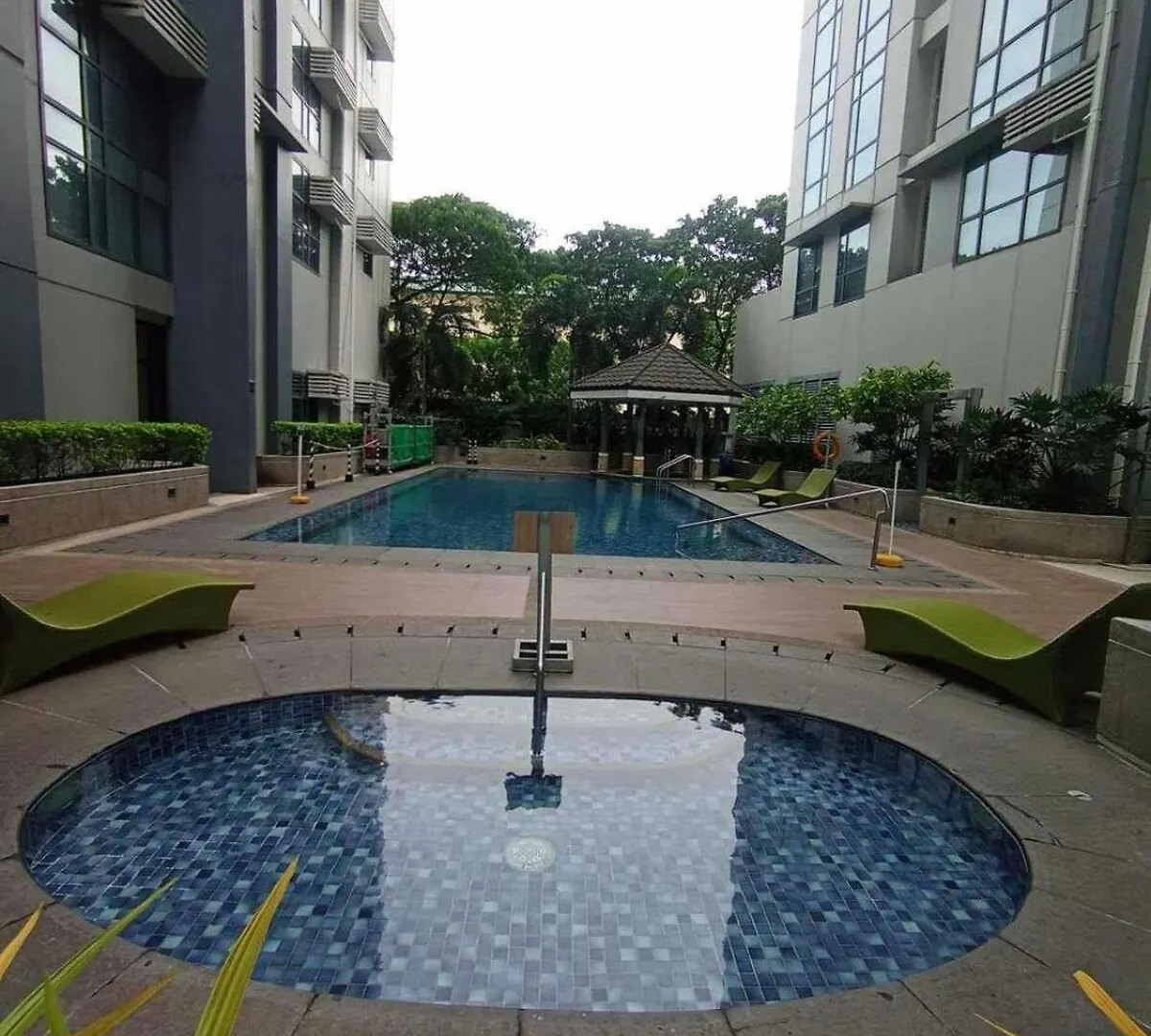 Apartment Cozy Viceroy 1Br, Walk To Venice Mall Manila Philippines