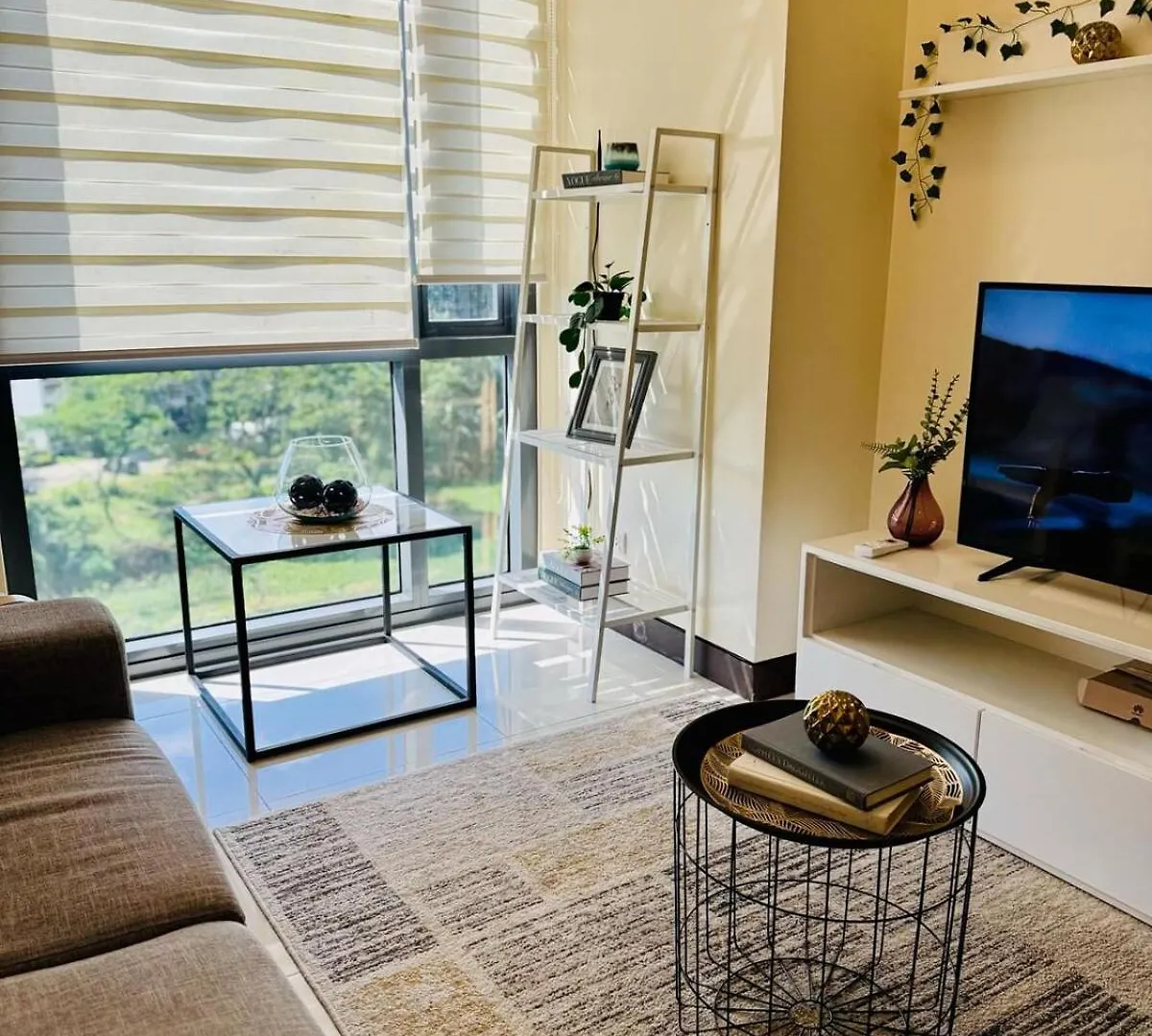 Cozy Viceroy 1Br, Walk To Venice Mall Manila