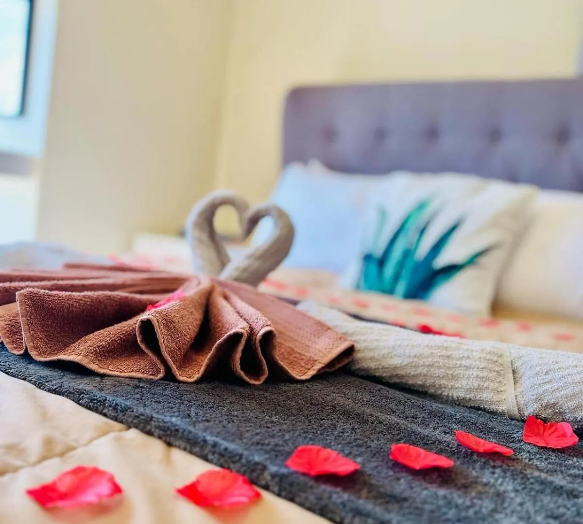 Cozy Viceroy 1Br, Walk To Venice Mall Manila 0*,  Philippines